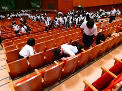P1002042