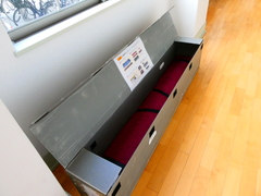 P1002558